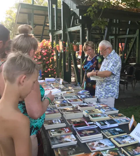 Dedikálások, 6. kép